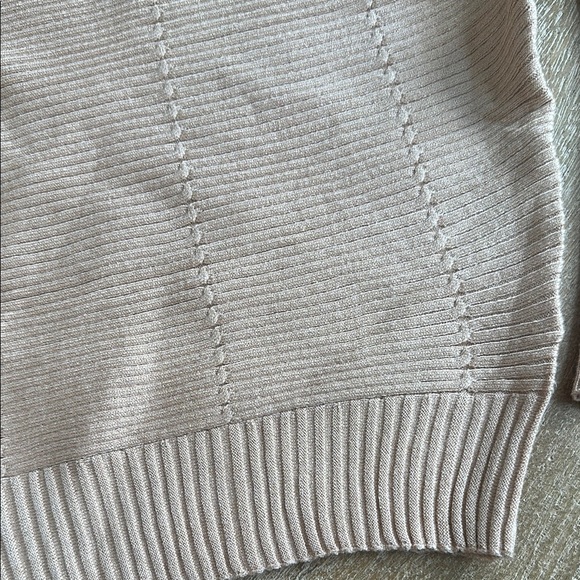 NWOT T Tahari Women's Beige Sweater - Picture 3 of 7